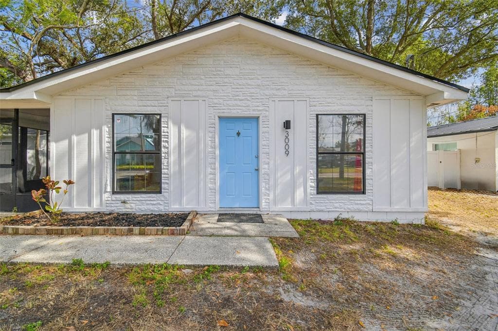 3009 N WOODROW AVENUE TAMPA, FL 33603