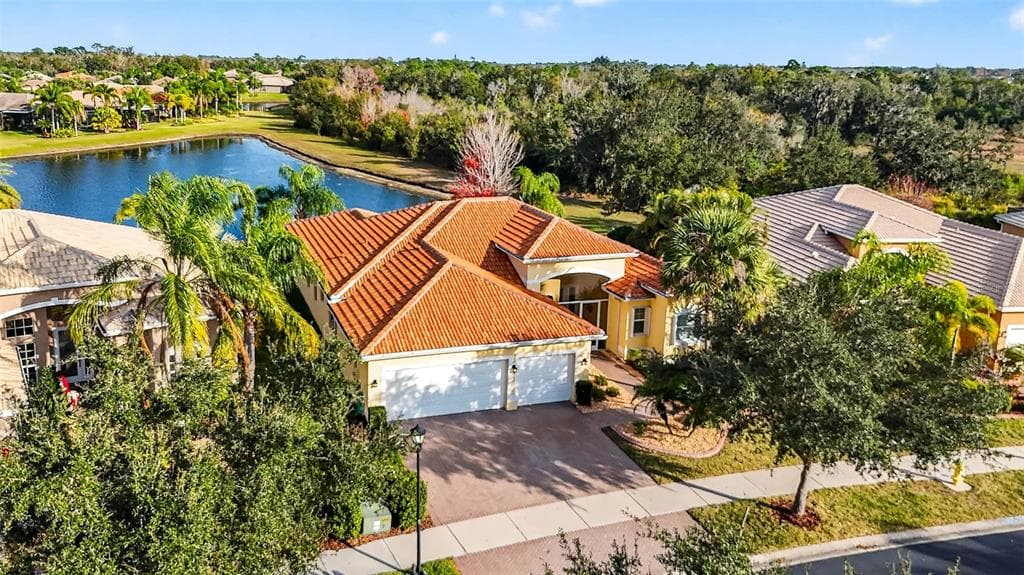 16251 DIAMOND BAY DRIVE WIMAUMA, FL 33598