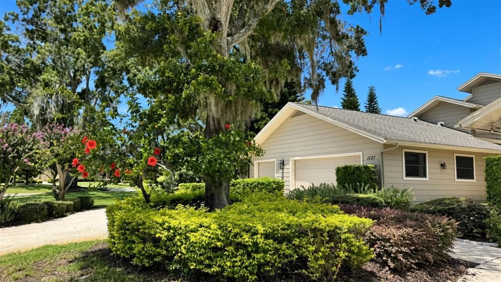 1127 ROYAL TROON COURT TARPON SPRINGS, FL 34688