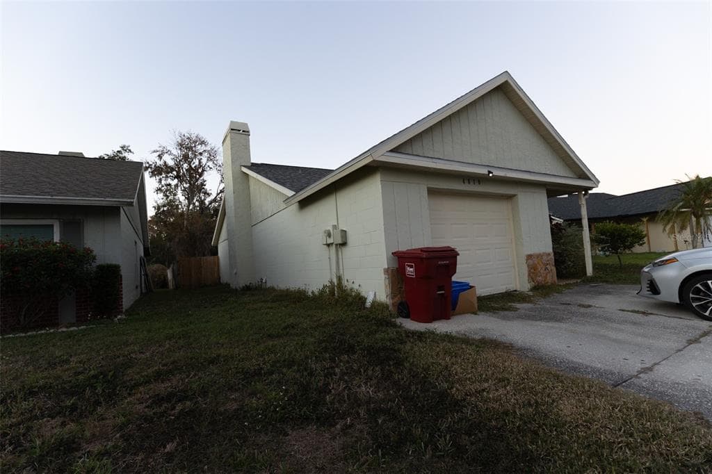 4610 N COUNTRY HILLS COURT PLANT CITY, FL 33566