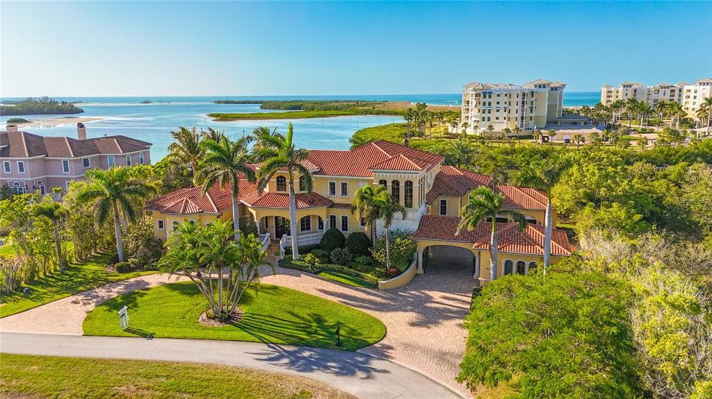 1363 OCEANVIEW DRIVE TIERRA VERDE, FL 33715