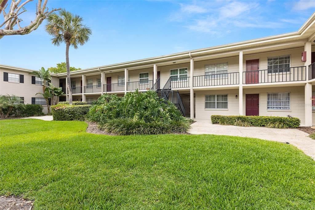 2207 S CAROLINA AVENUE UNIT 23 TAMPA, FL 33629