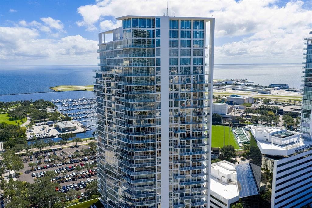 175 1ST STREET S UNIT 3103 ST PETERSBURG, FL 33701