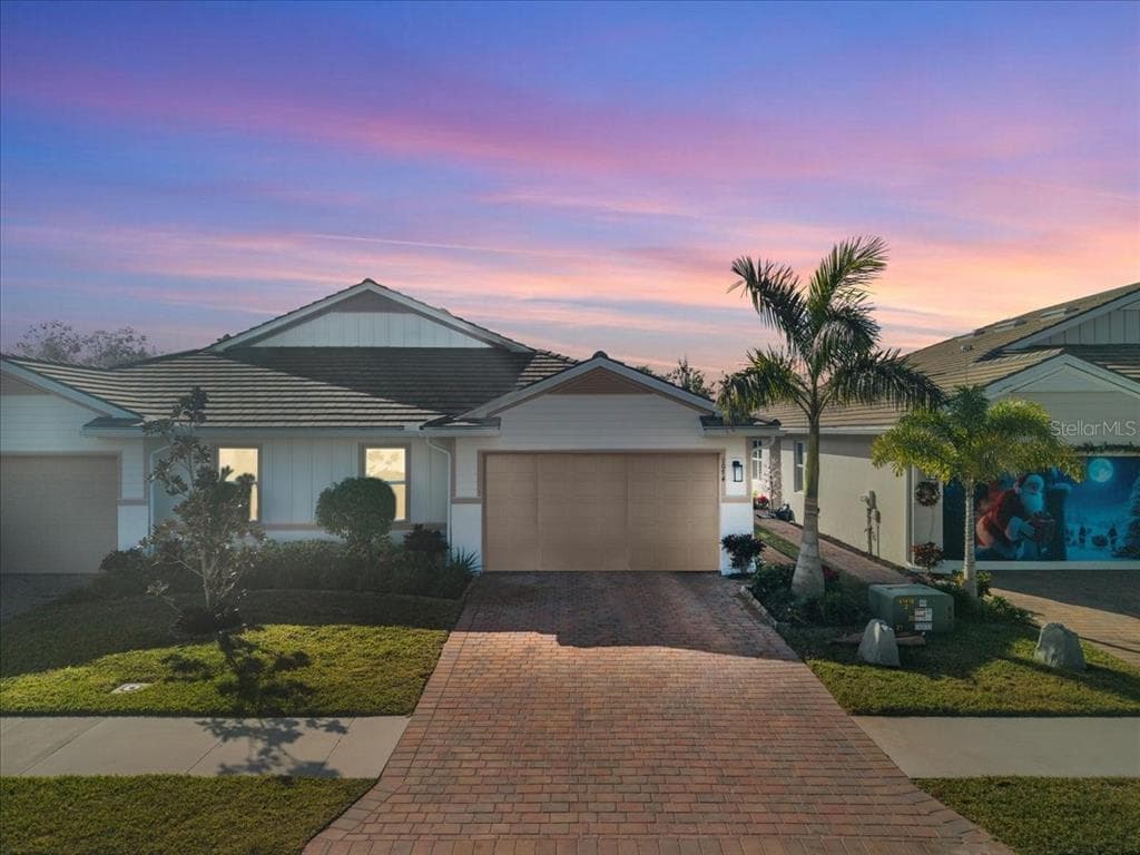 1074 ENBROOK LOOP NAPLES, FL 34114