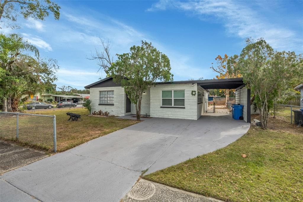 7031 GLENVIEW DRIVE TAMPA, FL 33619