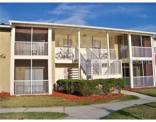215 LAKE BROOK CIRCLE UNIT 204 BRANDON, FL 33511
