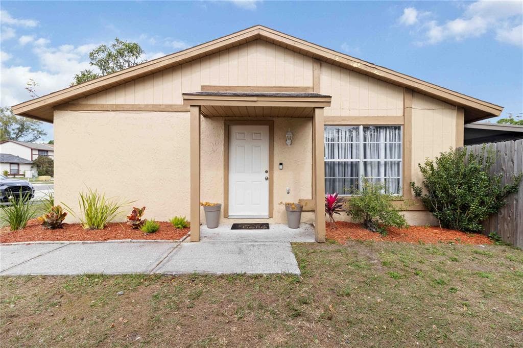 14101 VILLAGE VIEW DRIVE TAMPA, FL 33624