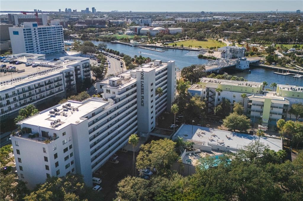 201 W LAUREL STREET UNIT 805 TAMPA, FL 33602