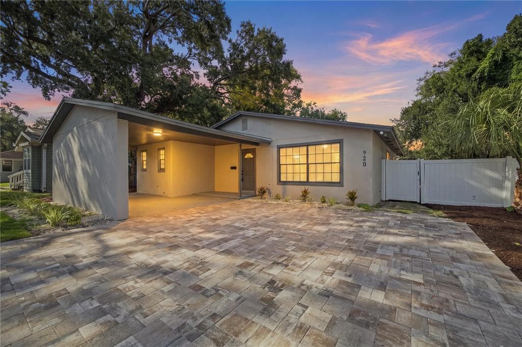 920 W CANDLEWOOD AVENUE TAMPA, FL 33603