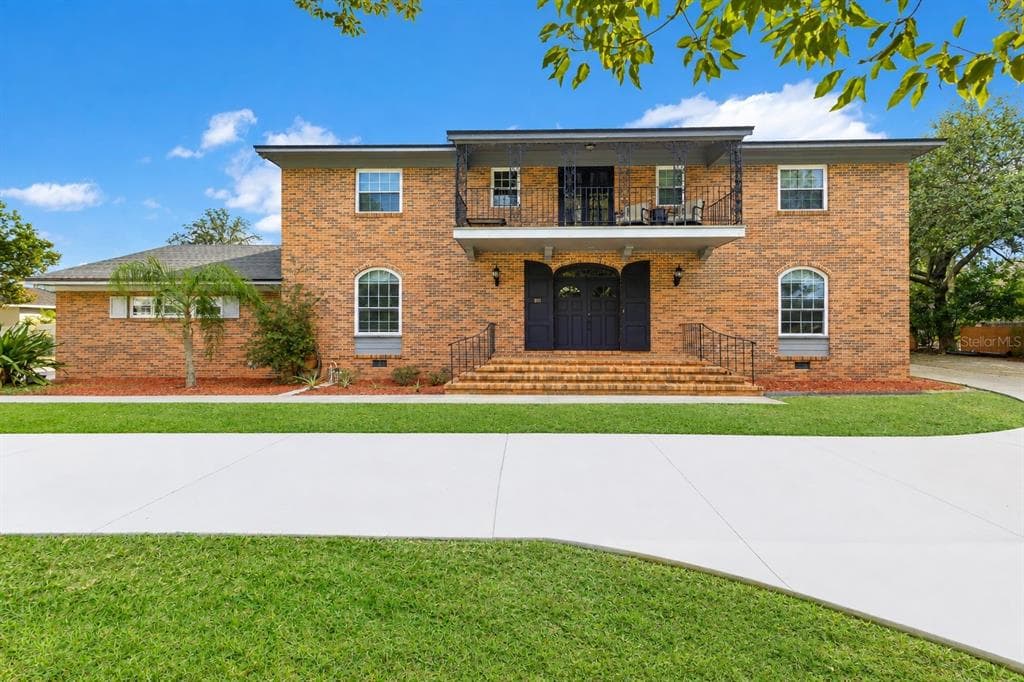 811 FAIRLINGTON DRIVE LAKELAND, FL 33813