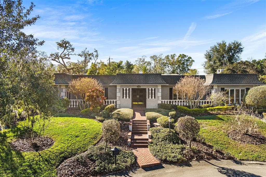 1249 LAKE POINT DRIVE LAKELAND, FL 33813