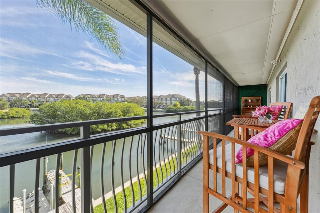 8806 BAY POINTE DRIVE UNIT 206 TAMPA, FL 33615