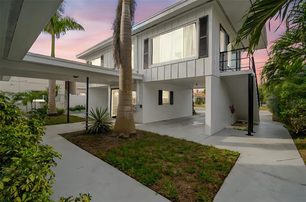 2411 BAY BOULEVARD UNIT 1 INDIAN ROCKS BEACH, FL 33785