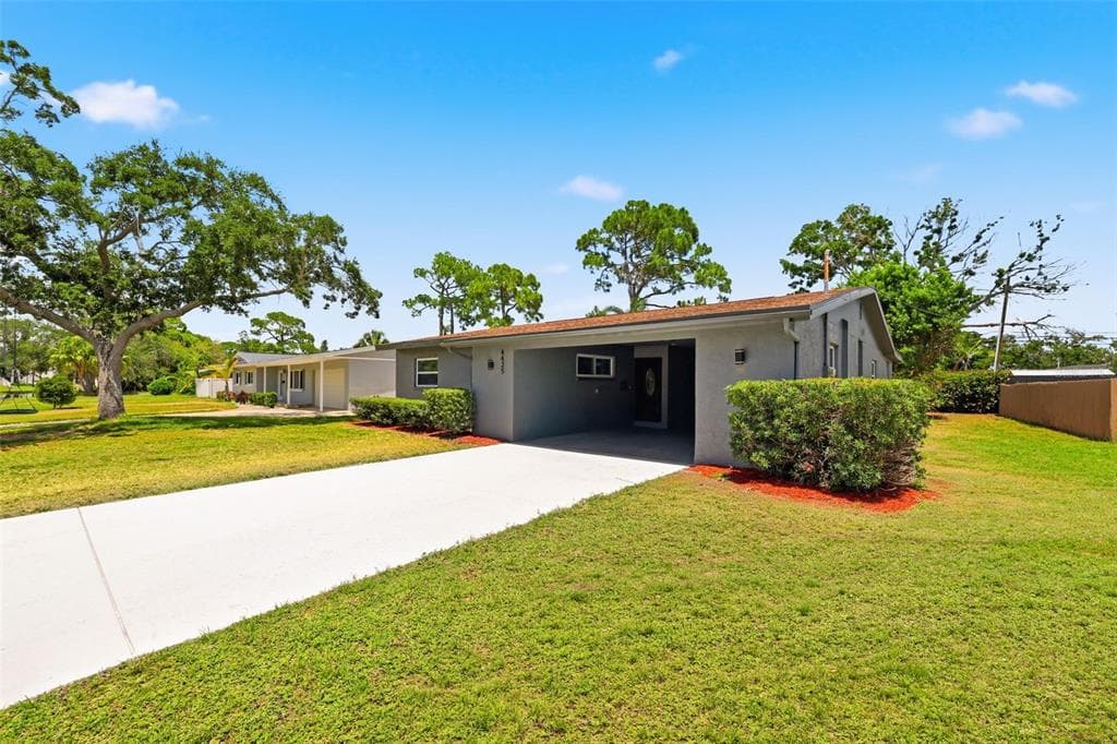 4435 HUNTINGTON STREET NE ST PETERSBURG, FL 33703