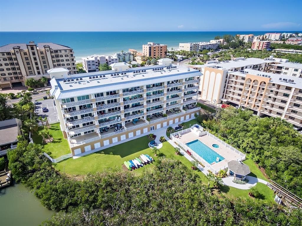 19519 GULF BOULEVARD UNIT 206 INDIAN SHORES, FL 33785
