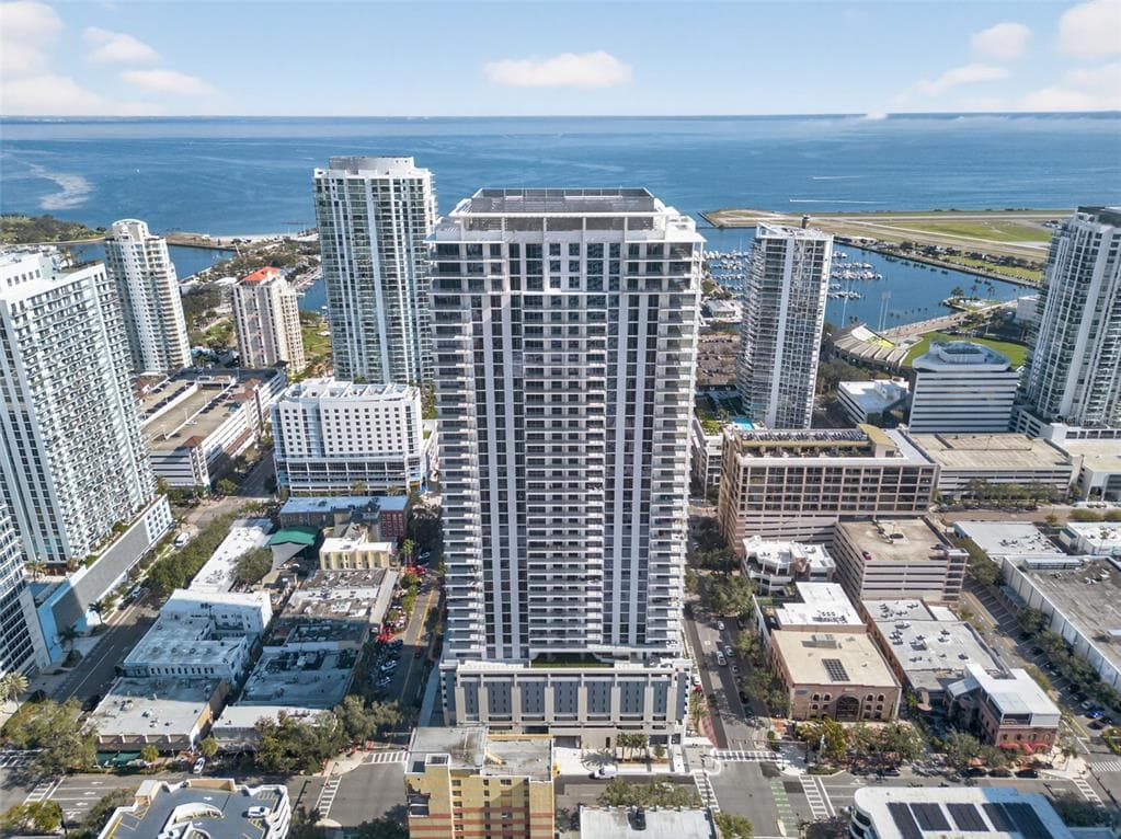 275 1ST AVE S UNIT 2706
