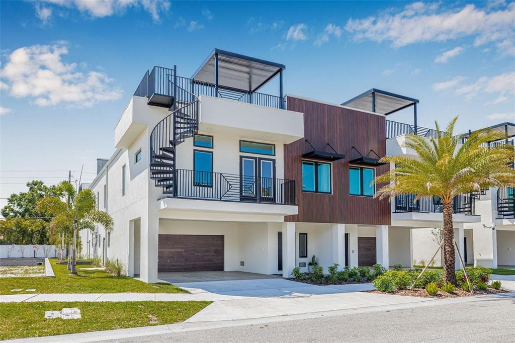 8615 5TH STREET N ST PETERSBURG, FL 33702