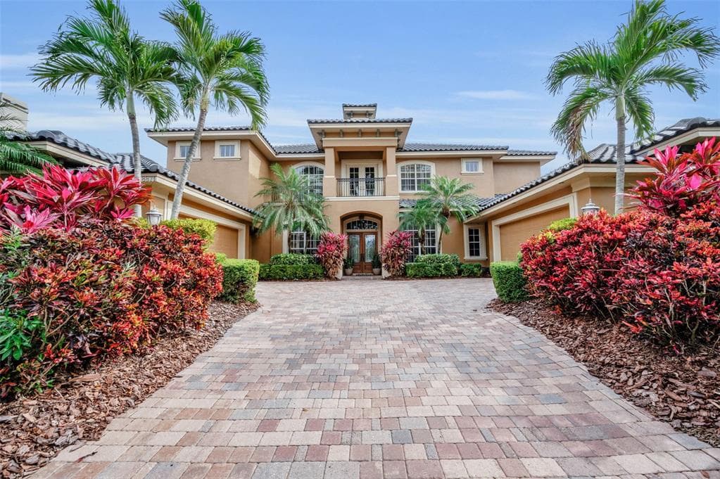 8871 SILVERTHORN ROAD SEMINOLE, FL 33777