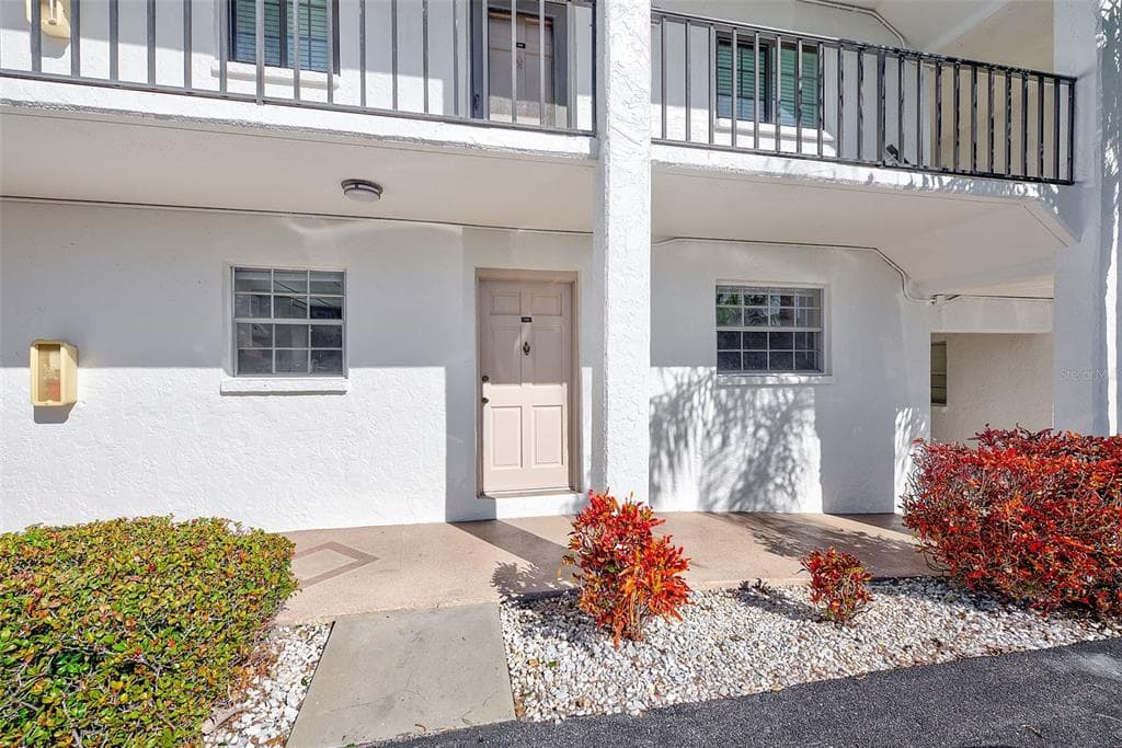10540 77TH TERRACE UNIT 109 SEMINOLE, FL 33772