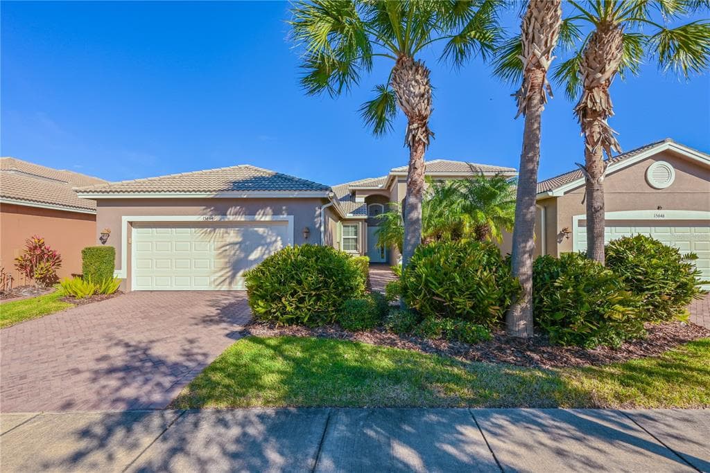 15644 AURORA LAKE CIRCLE WIMAUMA, FL 33598