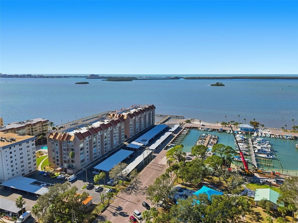632 EDGEWATER DRIVE UNIT 135 DUNEDIN, FL 34698