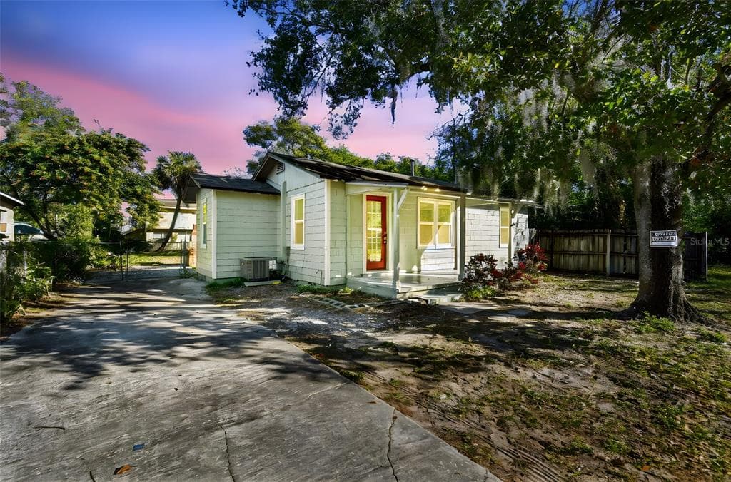 2308 EVERETT STREET LAKELAND, FL 33801