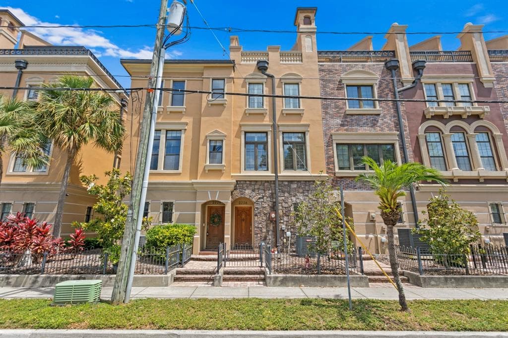 2226 SOHO BAY COURT TAMPA, FL 33606