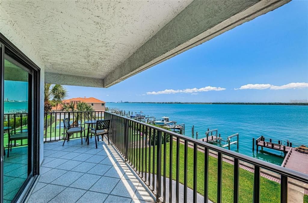 240 SAND KEY ESTATES DRIVE UNIT 222 CLEARWATER, FL 33767