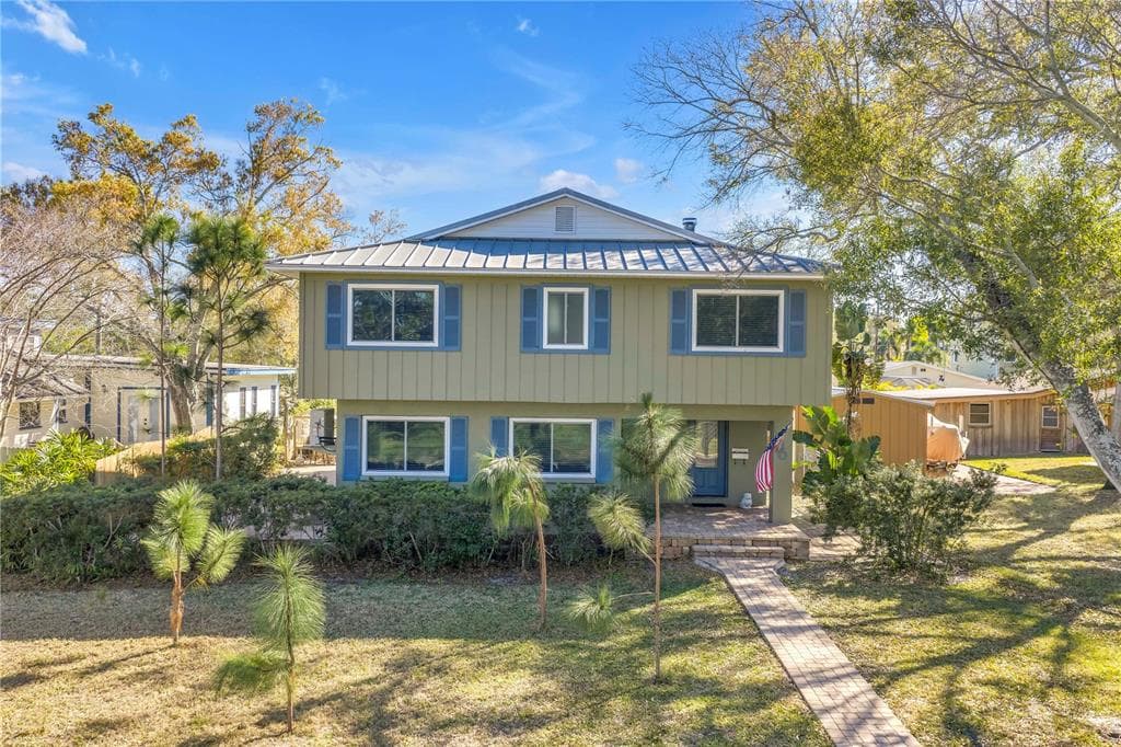 110 29TH AVENUE N ST PETERSBURG, FL 33704