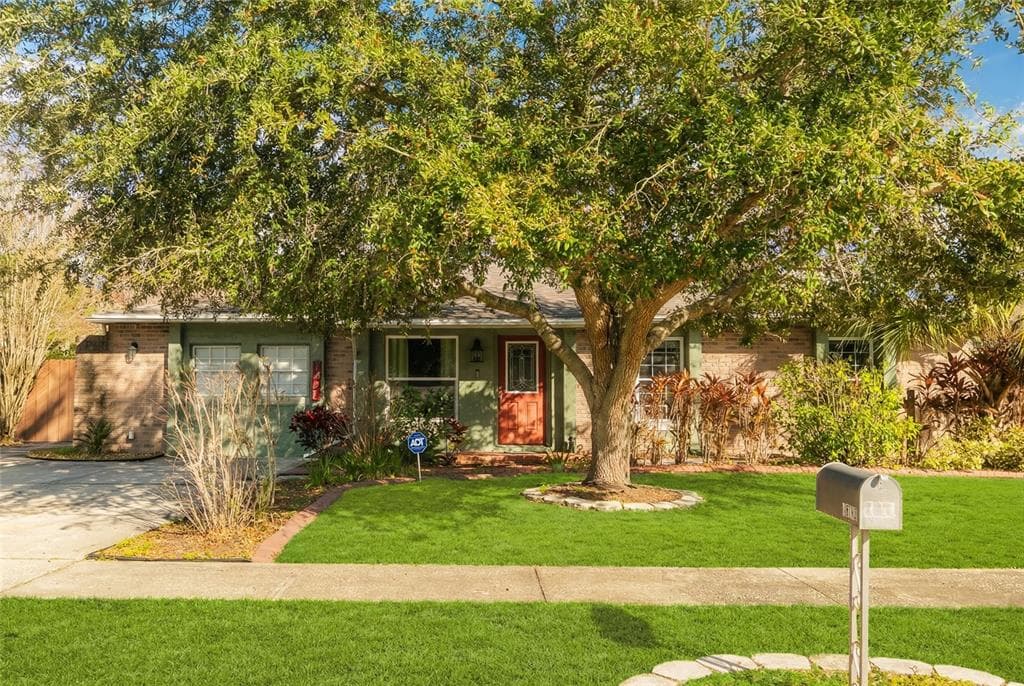 1813 NOVA DRIVE
