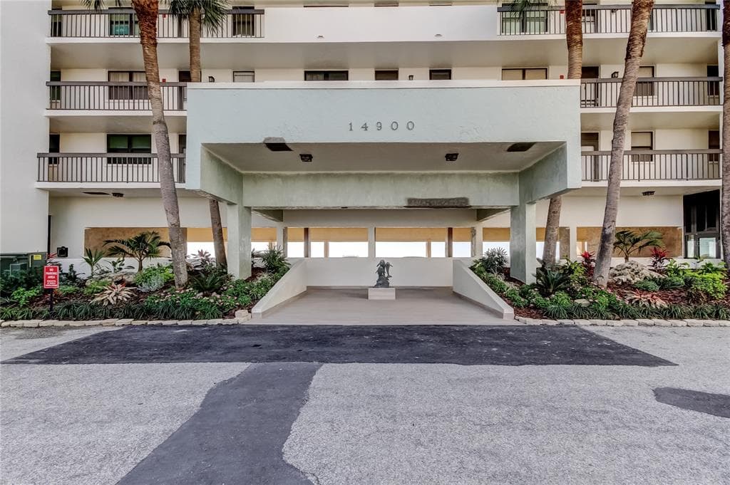 14900 GULF BOULEVARD UNIT 206 MADEIRA BEACH, FL 33708