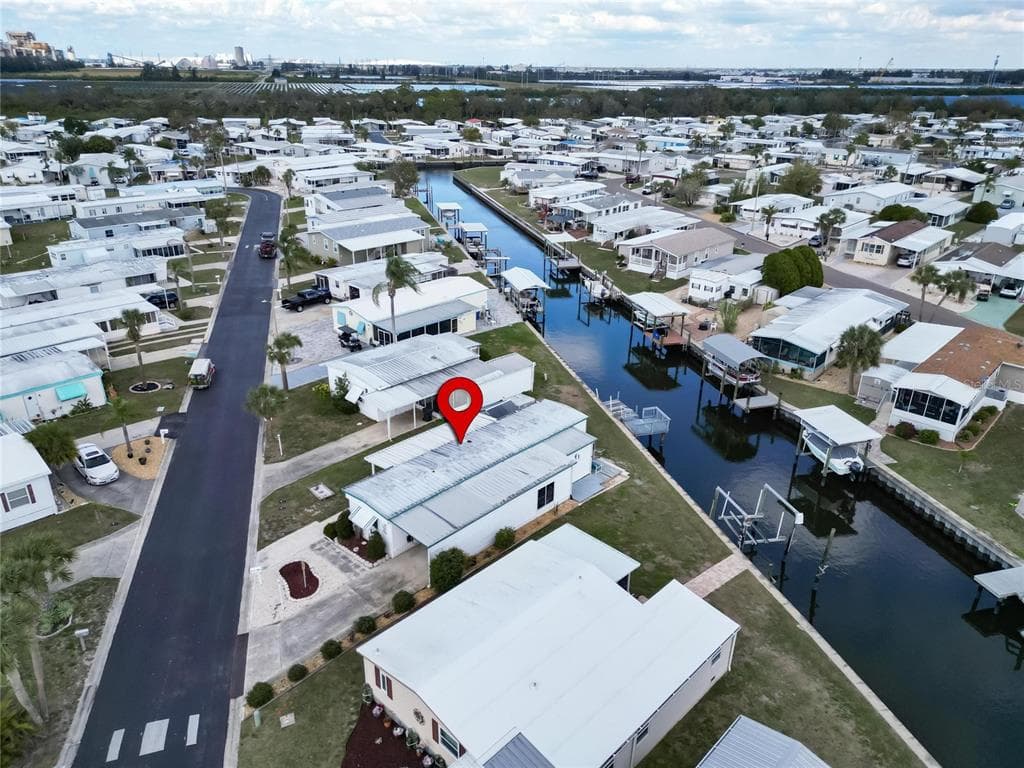 107 E SAINT JOHNS WAY APOLLO BEACH, FL 33572