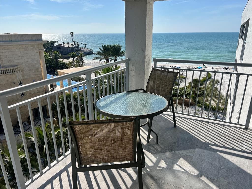 1001 POINT OF ROCKS ROAD UNIT 611 SARASOTA, FL 34242