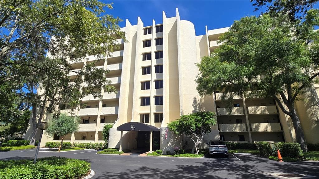 5020 BAYSHORE BOULEVARD UNIT 403 TAMPA, FL 33611