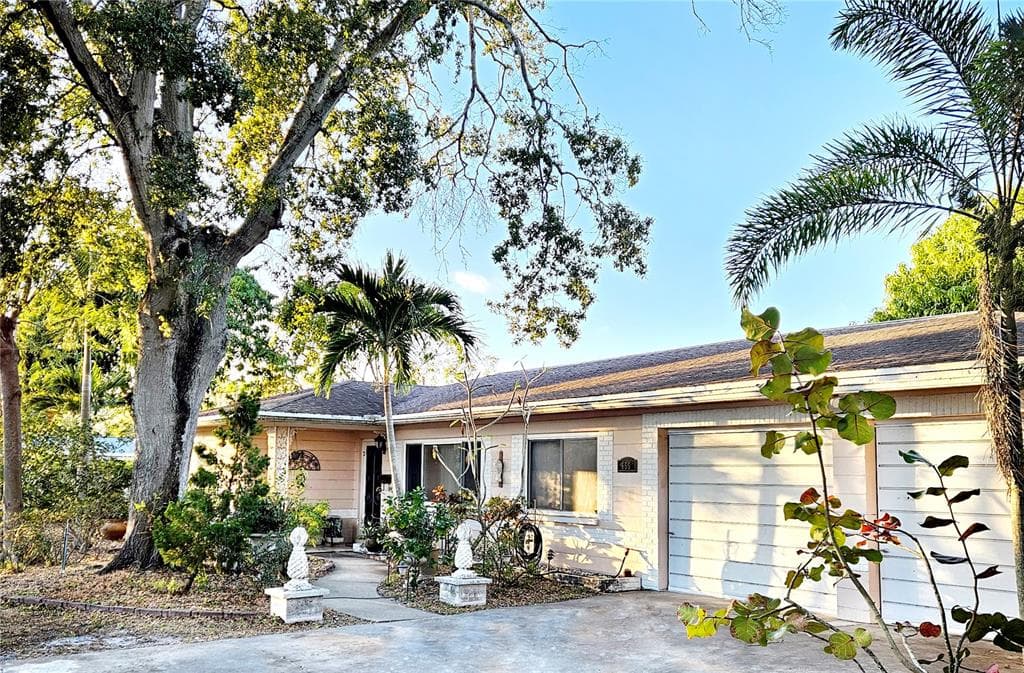 655 42ND AVENUE N ST PETERSBURG, FL 33703