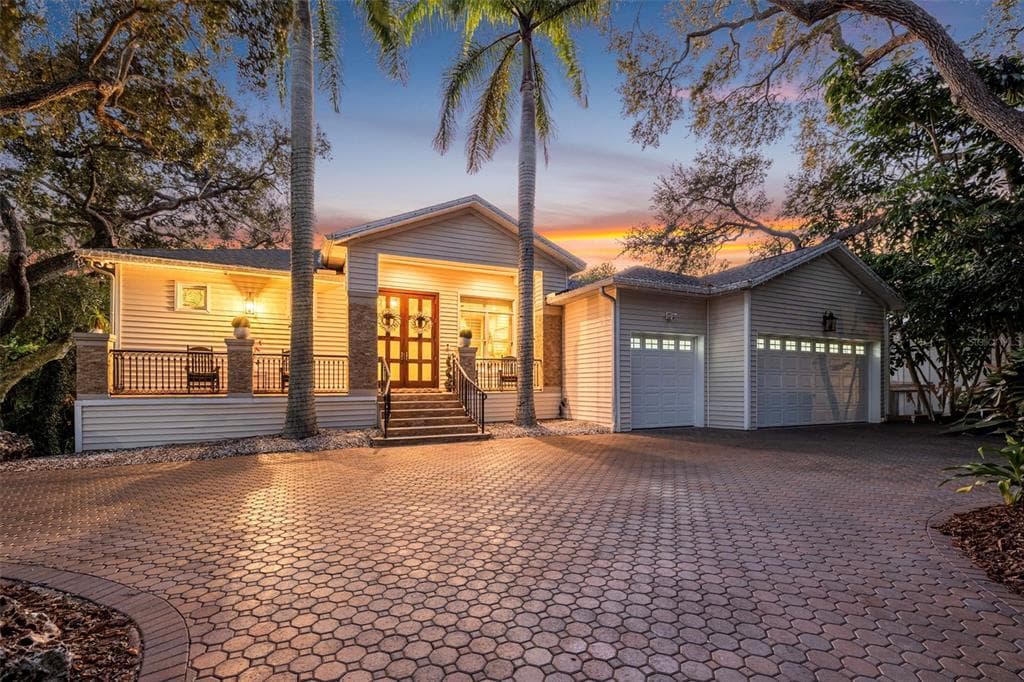 1581 ALEXANDER ROAD BELLEAIR, FL 33756