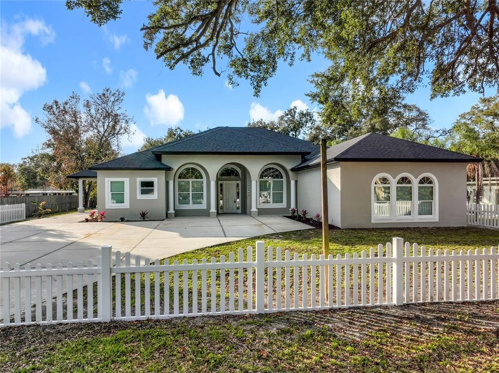 6016 CHIPOLA CIRCLE ORLANDO, FL 32809