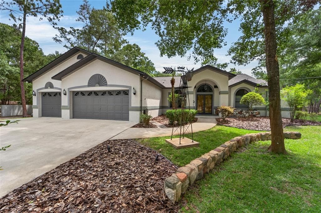 8518 QUAIL HOLLOW BOULEVARD WESLEY CHAPEL, FL 33544