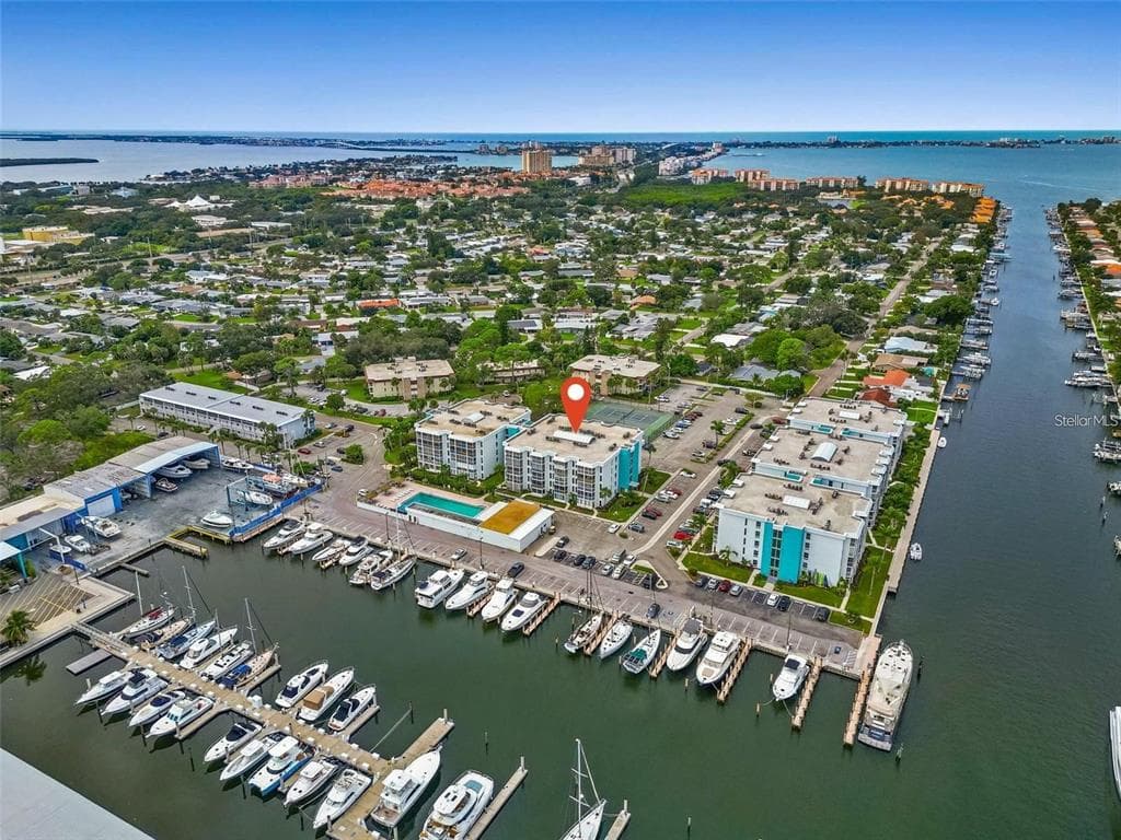 4908 38TH WAY S UNIT 501 ST PETERSBURG, FL 33711