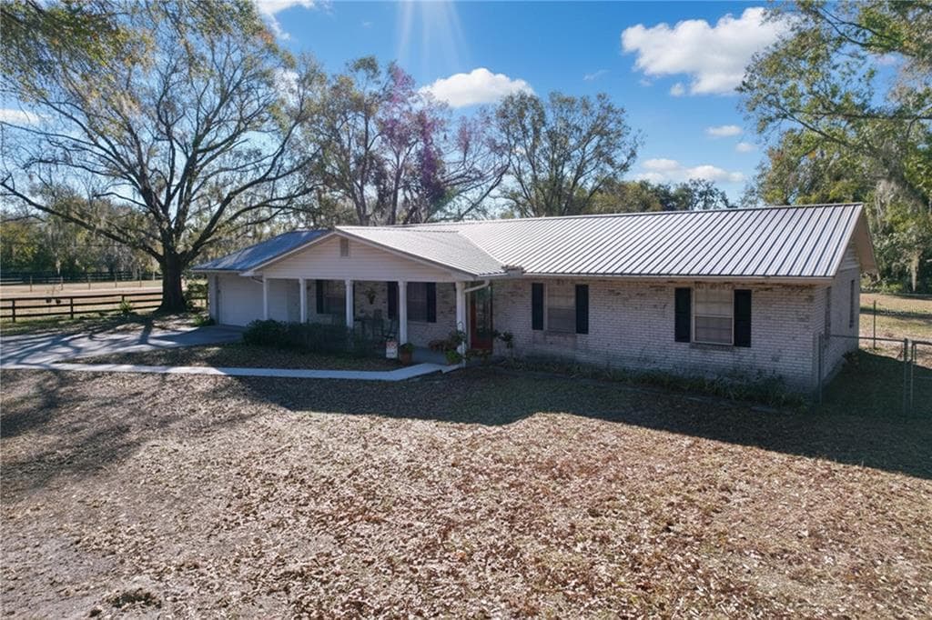 1303 E TRAPNELL ROAD PLANT CITY, FL 33566