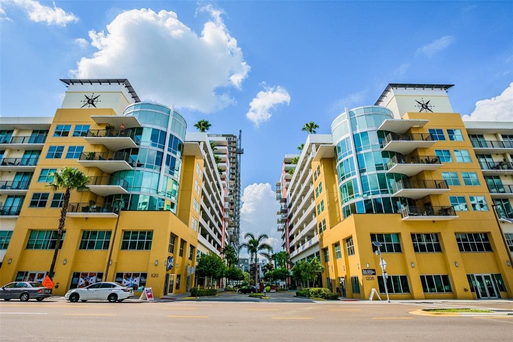 1120 E KENNEDY BOULEVARD UNIT 820 TAMPA, FL 33602