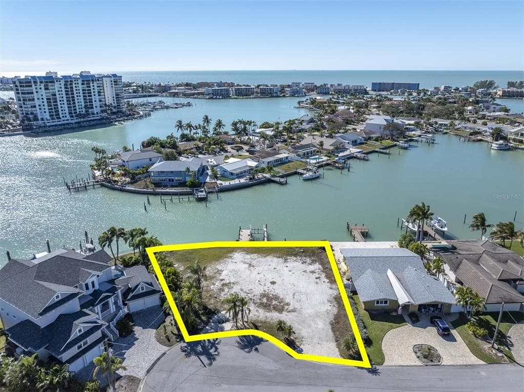 15 MARINA TERRACE TREASURE ISLAND, FL 33706