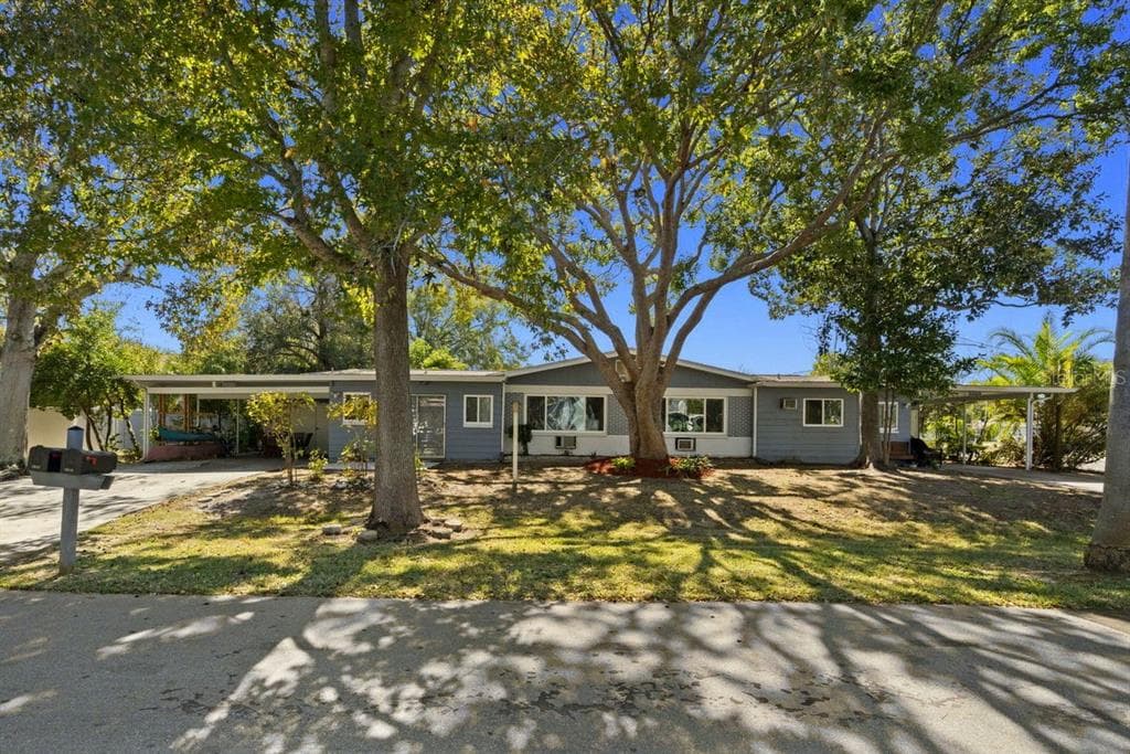 1301 N LOTUS DRIVE DUNEDIN, FL 34698