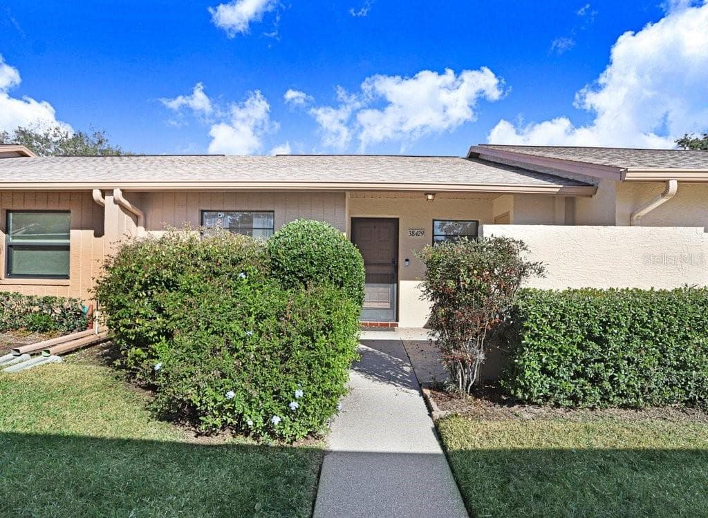 38429 COTTONWOOD PLACE ZEPHYRHILLS, FL 33542