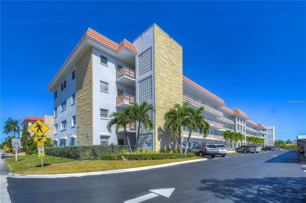 3128 59TH STREET S UNIT 212 GULFPORT, FL 33707
