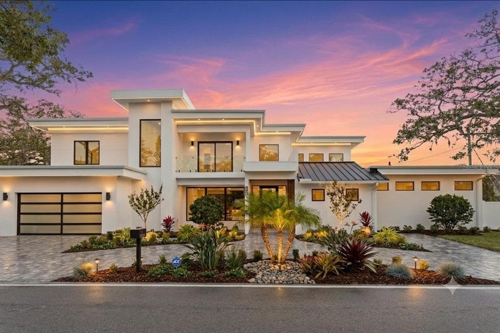 2089 ARLINGTON STREET SARASOTA, FL 34239
