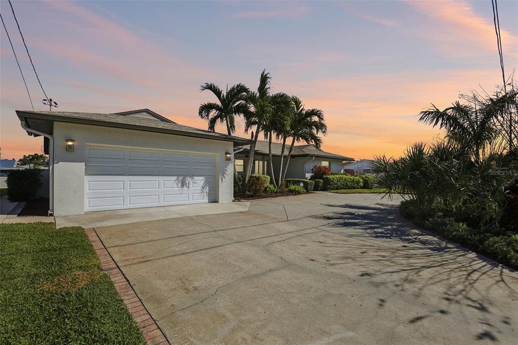 3963 14TH STREET NE ST PETERSBURG, FL 33703