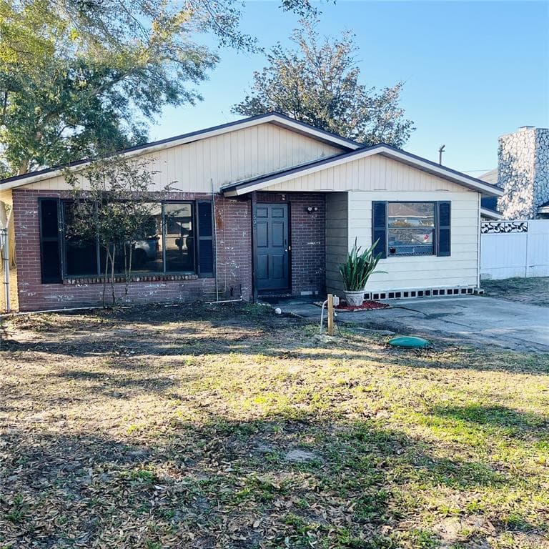 502 CALHOUN AVENUE SEFFNER, FL 33584