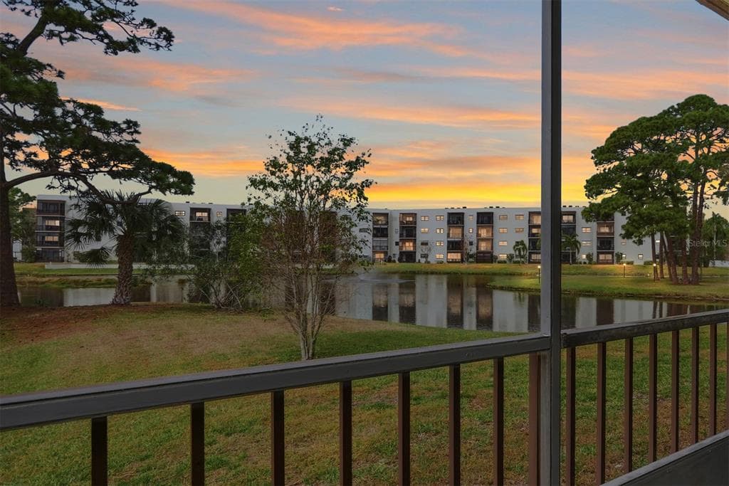 6188 80TH STREET N UNIT 101 ST PETERSBURG, FL 33709
