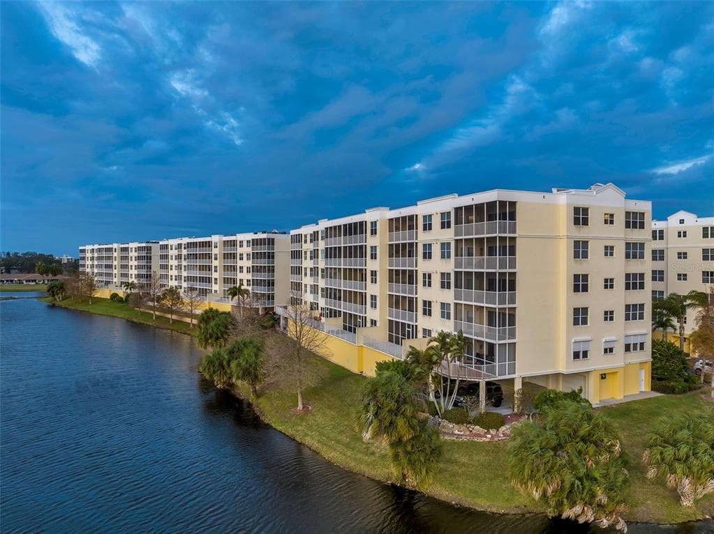 1200 COUNTRY CLUB DRIVE UNIT 1404 LARGO, FL 33771